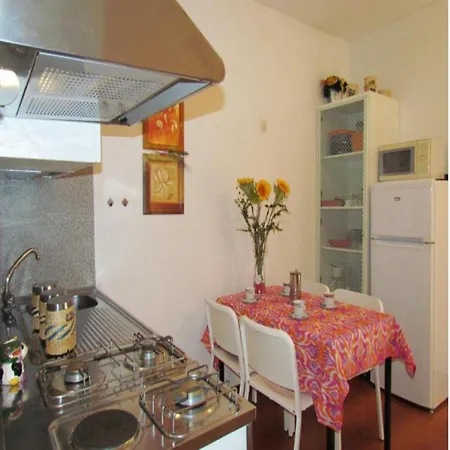 Charming With Garden - Beahost Apartamento