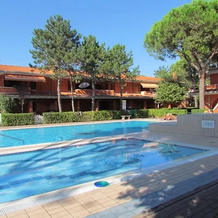Charming With Garden Apartment
