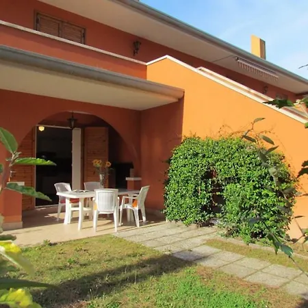 Charming With Garden Apartment *